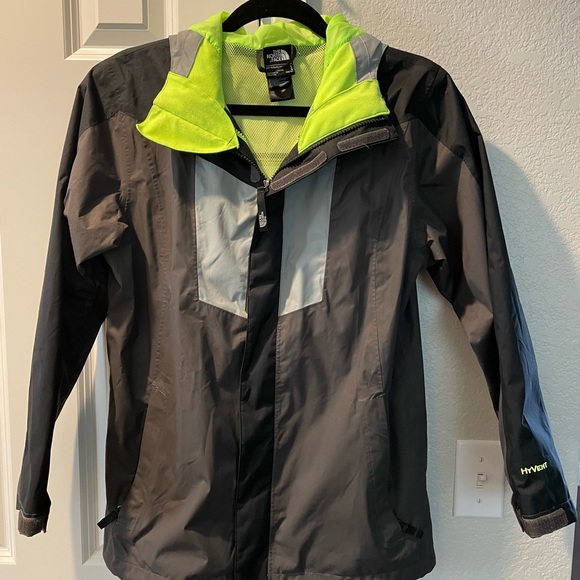 Boys North Face Shell (jacket) - Picture 2 of 5